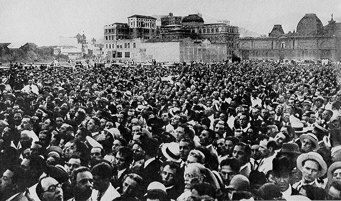 Contribuição à crítica das diferentes interpretações na esquerda sobre a revolução brasileira